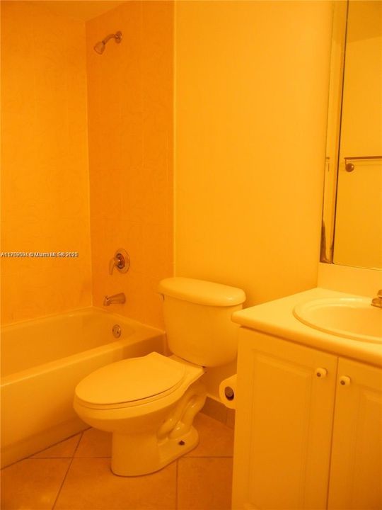 En Venta: $257,000 (1 camas, 1 baños, 817 Pies cuadrados)