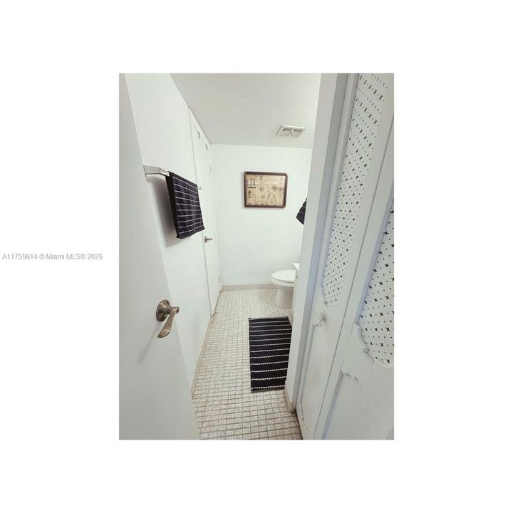 На продажу: $215,000 (1 спален, 1 ванн, 741 Квадратных фут)