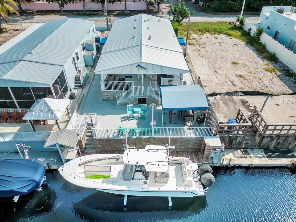 Recently Sold: $875,000 (3 beds, 2 baths, 1161 Square Feet)