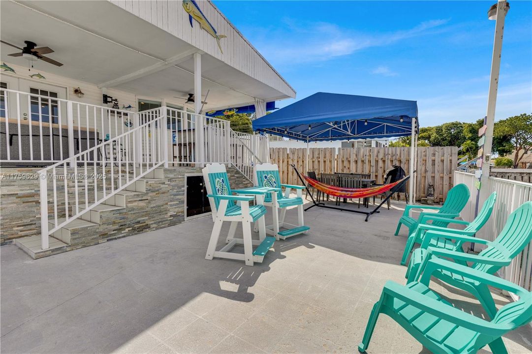 Recently Sold: $875,000 (3 beds, 2 baths, 1161 Square Feet)