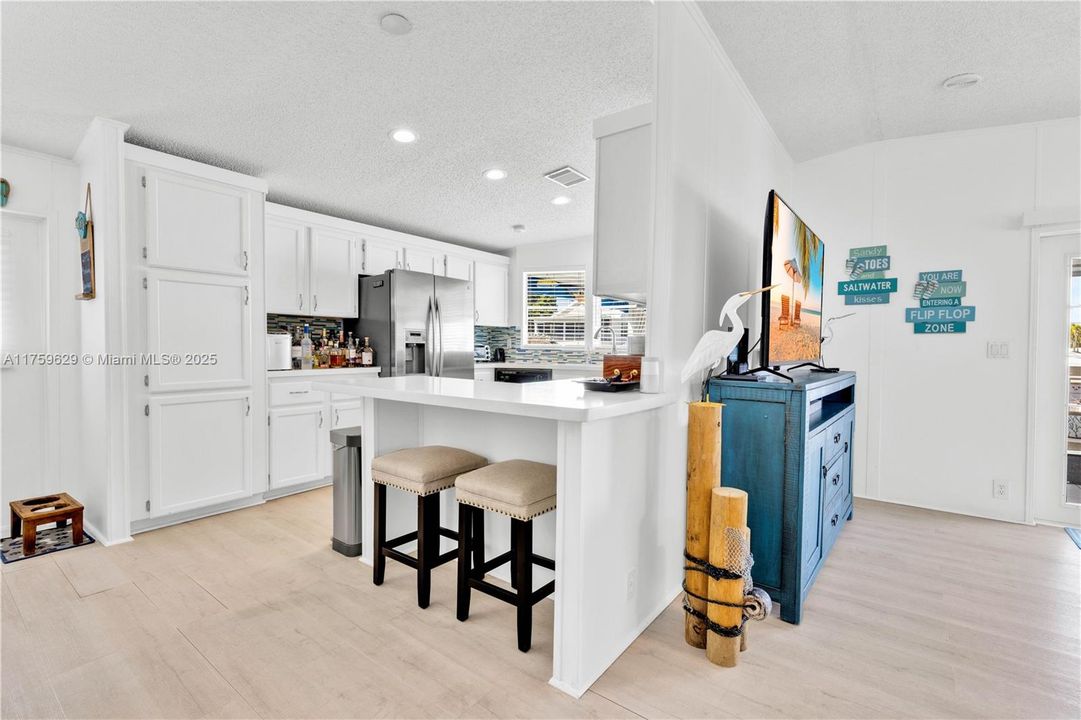 Recently Sold: $875,000 (3 beds, 2 baths, 1161 Square Feet)