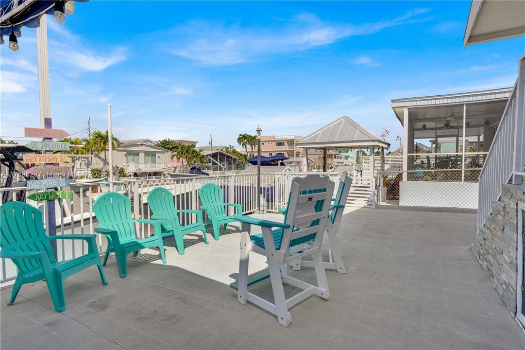 Recently Sold: $875,000 (3 beds, 2 baths, 1161 Square Feet)