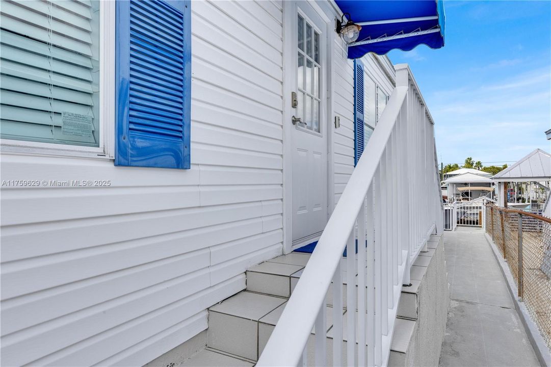 Recently Sold: $875,000 (3 beds, 2 baths, 1161 Square Feet)