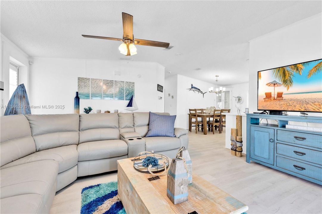 Recently Sold: $875,000 (3 beds, 2 baths, 1161 Square Feet)