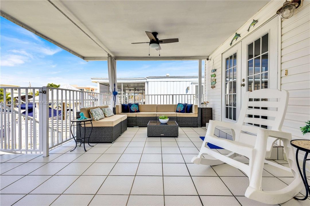 Recently Sold: $875,000 (3 beds, 2 baths, 1161 Square Feet)