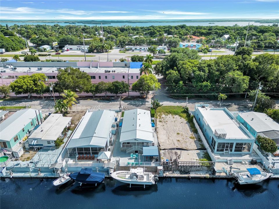 Recently Sold: $875,000 (3 beds, 2 baths, 1161 Square Feet)