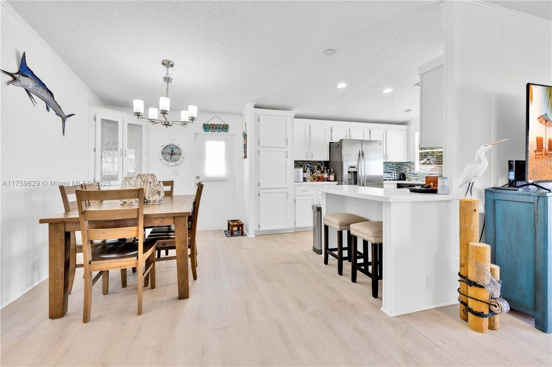 Recently Sold: $875,000 (3 beds, 2 baths, 1161 Square Feet)