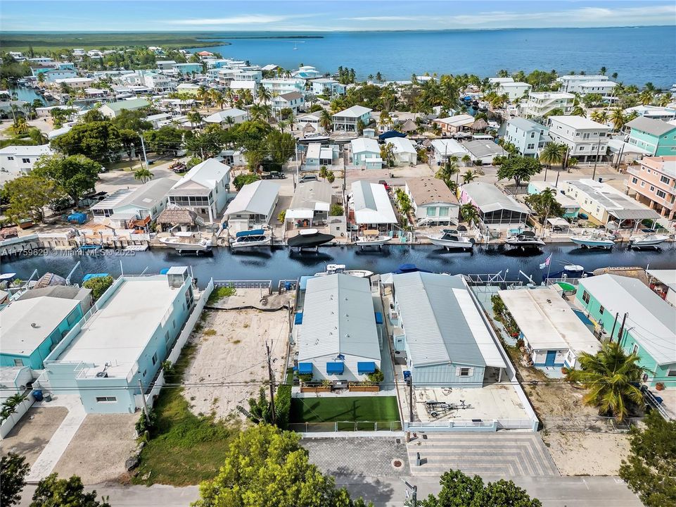 Recently Sold: $875,000 (3 beds, 2 baths, 1161 Square Feet)