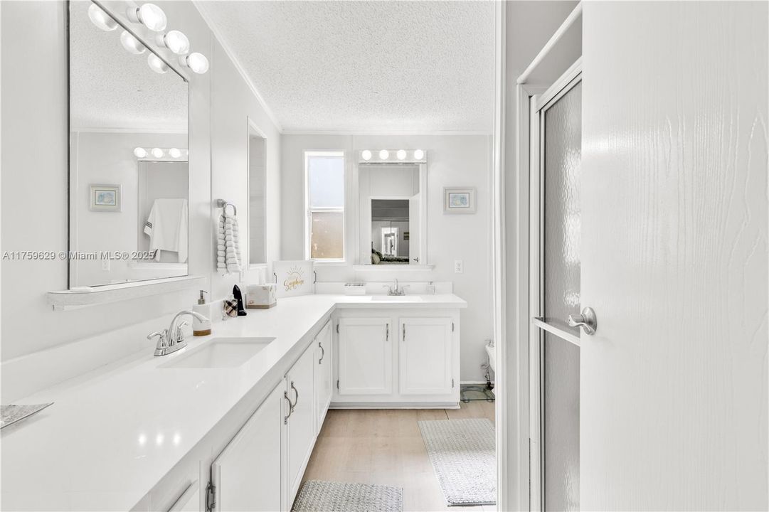 Recently Sold: $875,000 (3 beds, 2 baths, 1161 Square Feet)