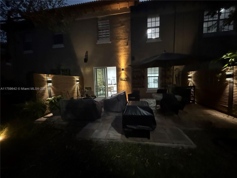 На продажу: $580,000 (3 спален, 2 ванн, 1888 Квадратных фут)