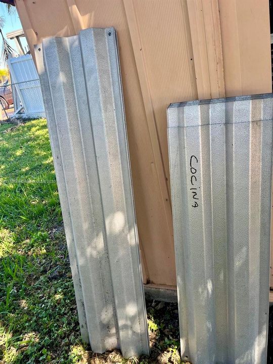 Recently Sold: $585,000 (4 beds, 2 baths, 1492 Square Feet)