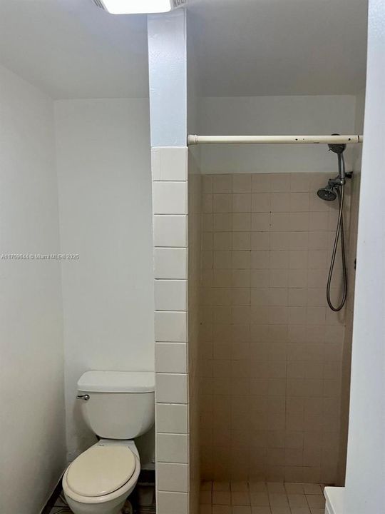 Recently Sold: $585,000 (4 beds, 2 baths, 1492 Square Feet)