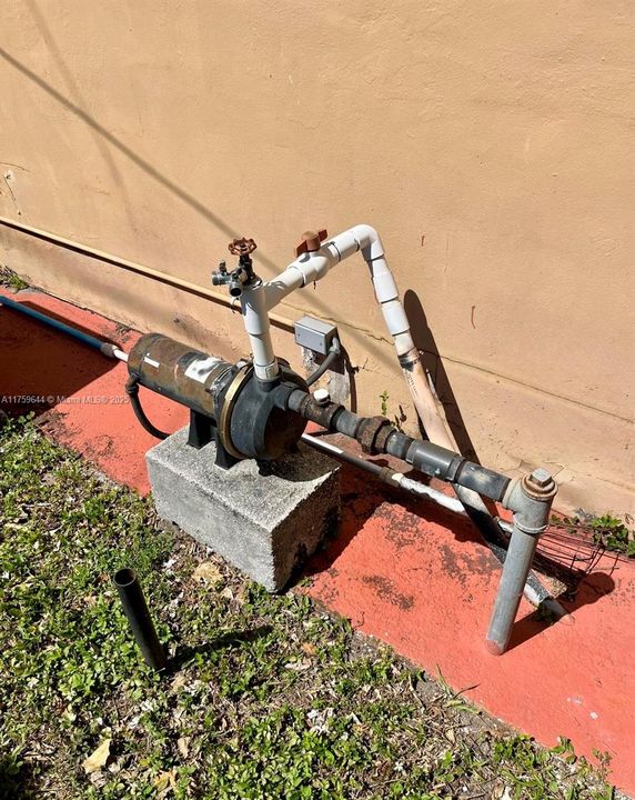 Recently Sold: $585,000 (4 beds, 2 baths, 1492 Square Feet)