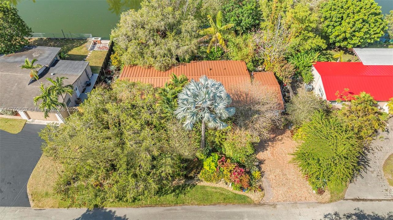 Recently Sold: $1,200,000 (3 beds, 2 baths, 1488 Square Feet)