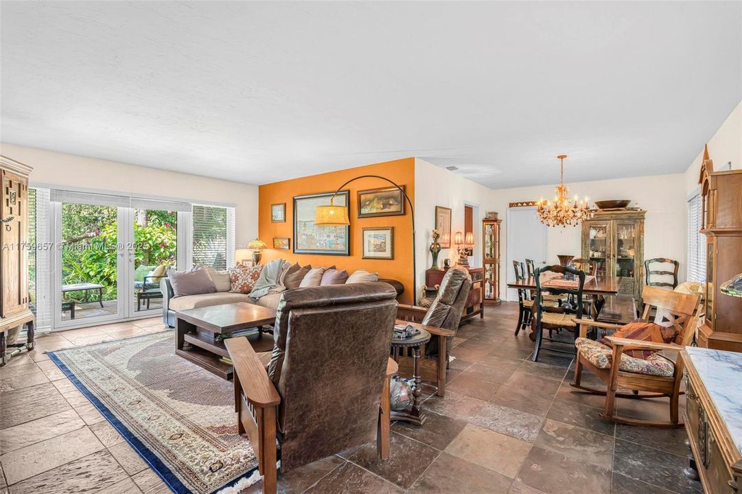Recently Sold: $1,200,000 (3 beds, 2 baths, 1488 Square Feet)