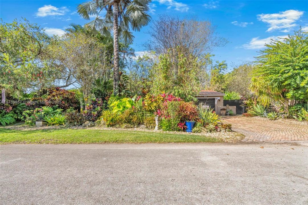 Recently Sold: $1,200,000 (3 beds, 2 baths, 1488 Square Feet)