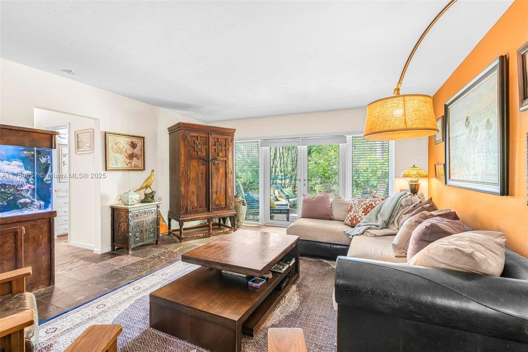 Recently Sold: $1,200,000 (3 beds, 2 baths, 1488 Square Feet)