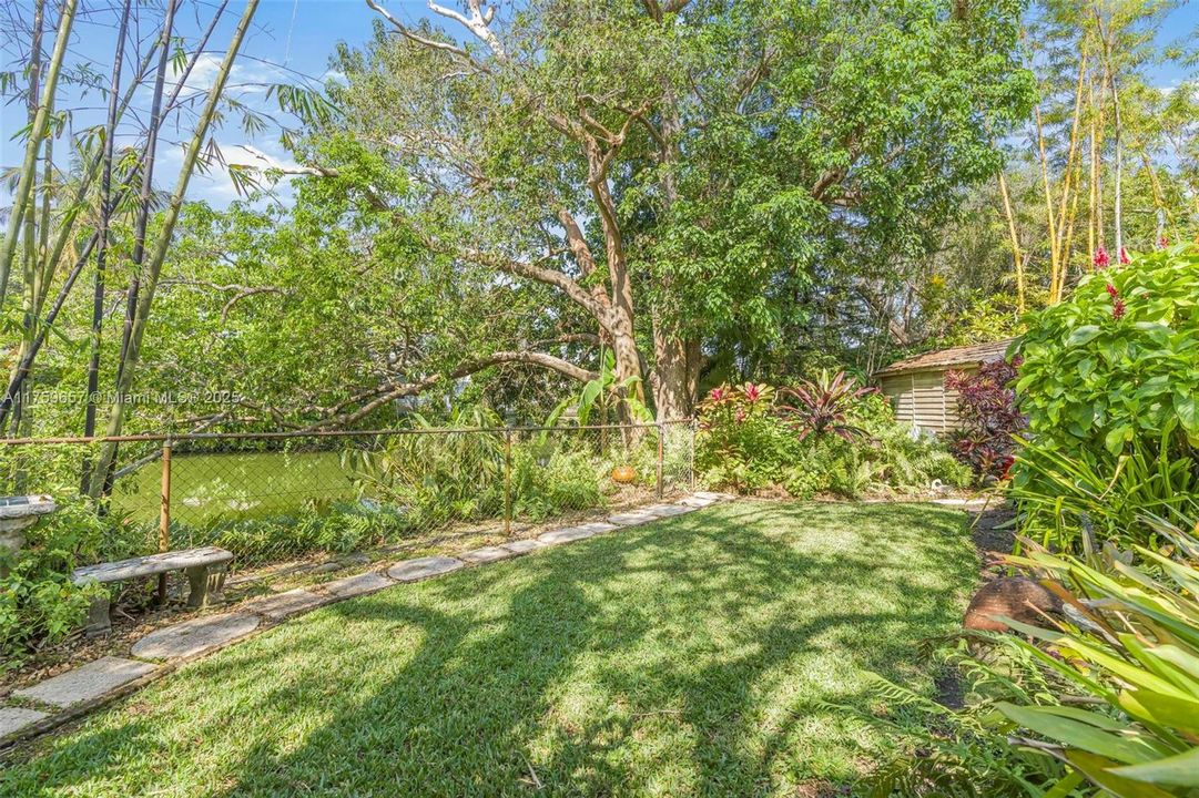 Recently Sold: $1,200,000 (3 beds, 2 baths, 1488 Square Feet)