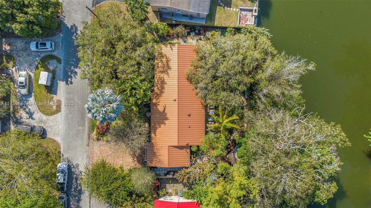 Recently Sold: $1,200,000 (3 beds, 2 baths, 1488 Square Feet)