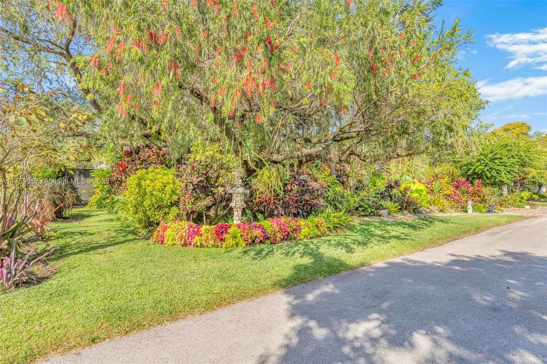 Recently Sold: $1,200,000 (3 beds, 2 baths, 1488 Square Feet)