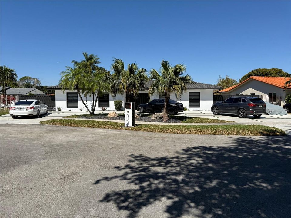 Недавно продано: $995,000 (4 спален, 3 ванн, 2039 Квадратных фут)