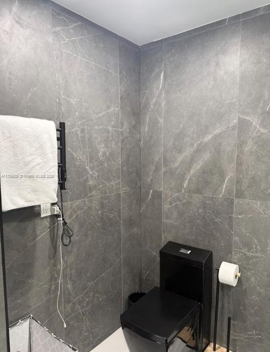 Недавно продано: $995,000 (4 спален, 3 ванн, 2039 Квадратных фут)