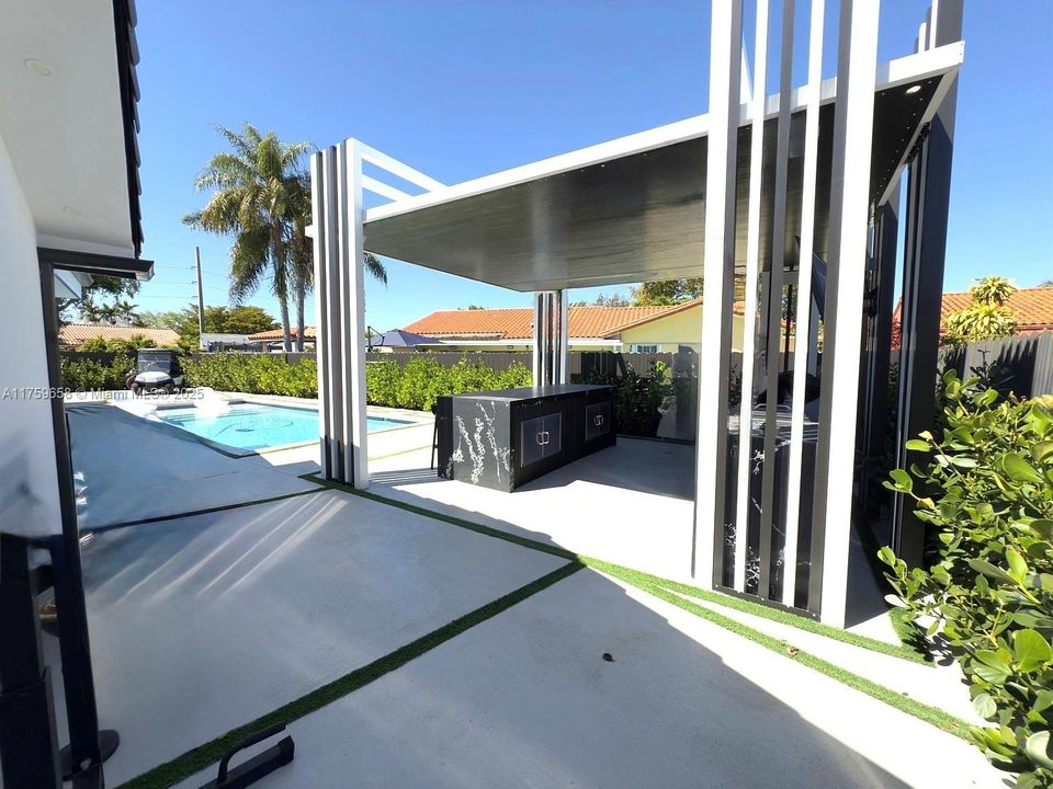 Недавно продано: $995,000 (4 спален, 3 ванн, 2039 Квадратных фут)