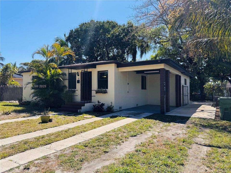 Recently Sold: $485,000 (3 beds, 1 baths, 1112 Square Feet)