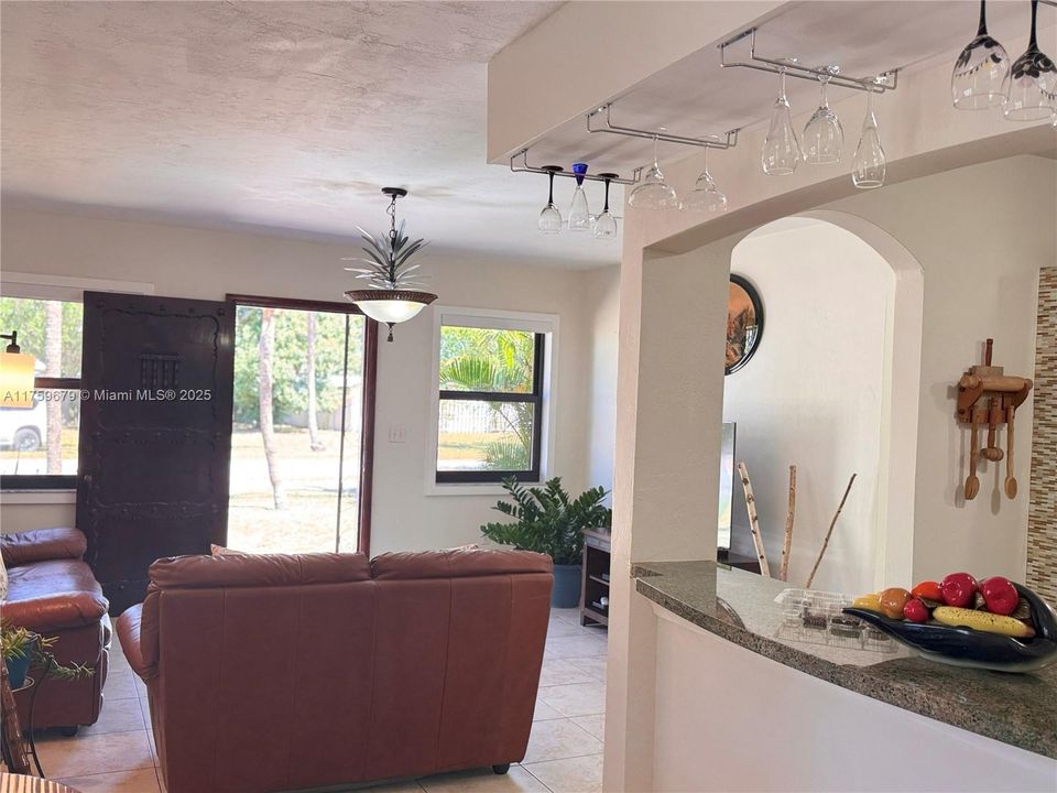 Recently Sold: $485,000 (3 beds, 1 baths, 1112 Square Feet)