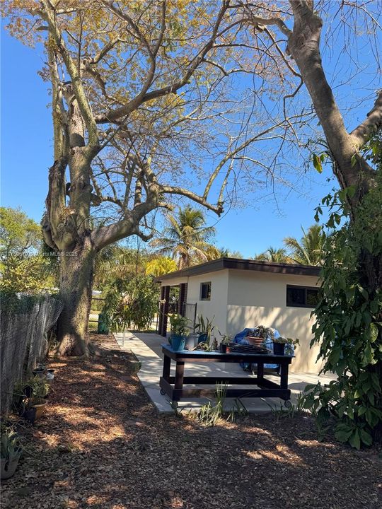 Recently Sold: $485,000 (3 beds, 1 baths, 1112 Square Feet)