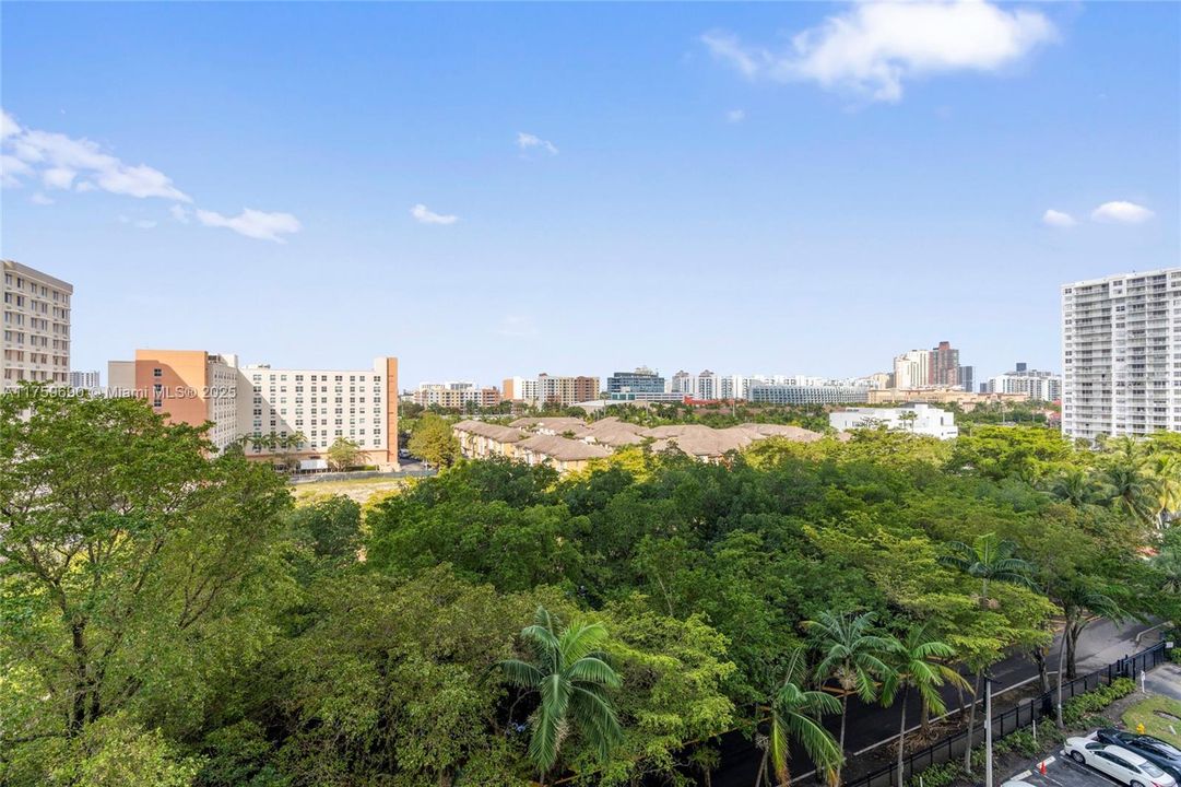 Vendido Recientemente: $169,000 (2 camas, 2 baños, 1058 Pies cuadrados)