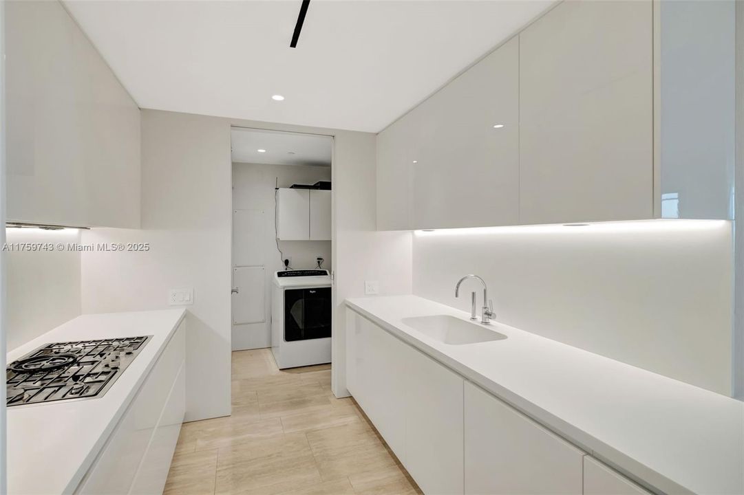 最近售出: $7,200,000 (2 贝兹, 2 浴室, 1753 平方英尺)