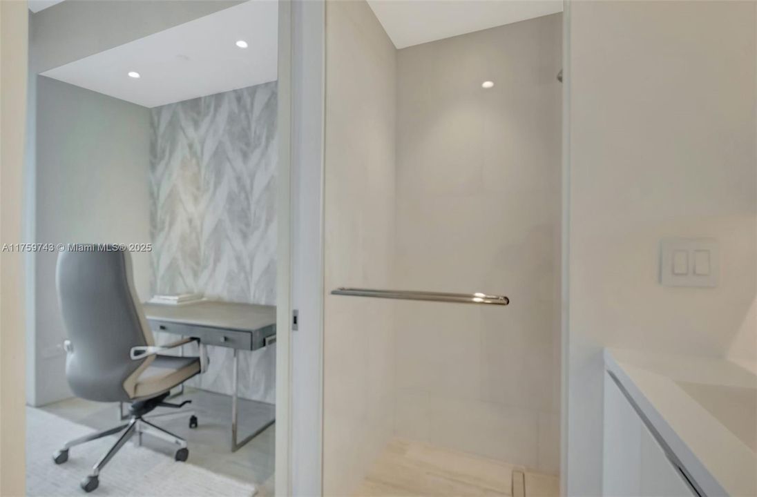 最近售出: $7,200,000 (2 贝兹, 2 浴室, 1753 平方英尺)