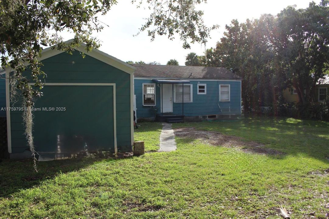 Recently Rented: $1,800 (1 beds, 1 baths, 0 Square Feet)