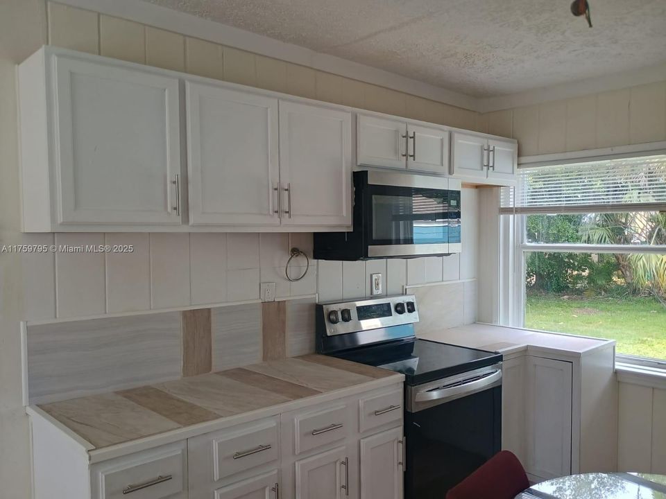 Recently Rented: $1,800 (1 beds, 1 baths, 0 Square Feet)