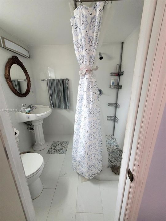 Под контрактом: $1,200 (0 спален, 1 ванн, 0 Квадратных фут)