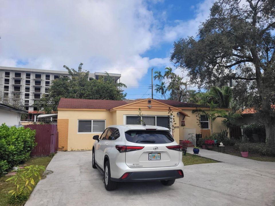 Под контрактом: $1,200 (0 спален, 1 ванн, 0 Квадратных фут)