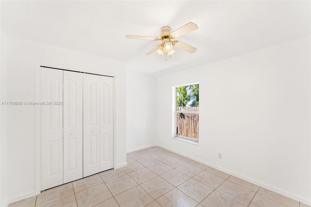 Recently Rented: $3,100 (3 beds, 2 baths, 1559 Square Feet)