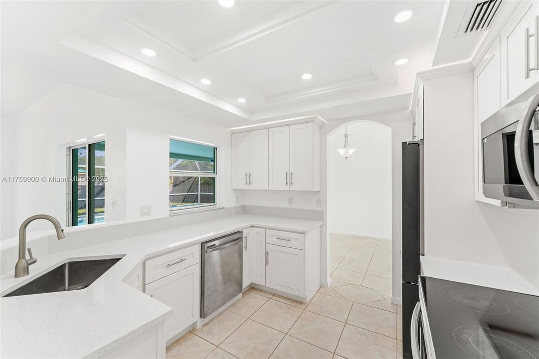 Recently Rented: $3,100 (3 beds, 2 baths, 1559 Square Feet)