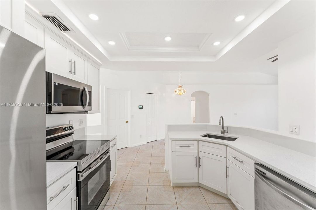 Recently Rented: $3,100 (3 beds, 2 baths, 1559 Square Feet)