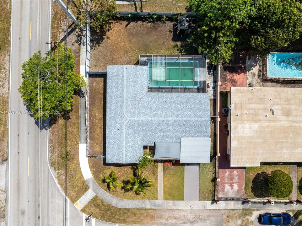 Recently Sold: $550,000 (4 beds, 3 baths, 1619 Square Feet)