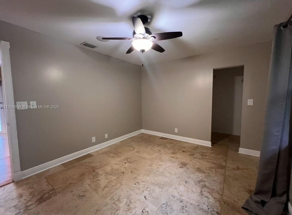 Недавно арендовано: $5,000 (4 спален, 2 ванн, 2215 Квадратных фут)