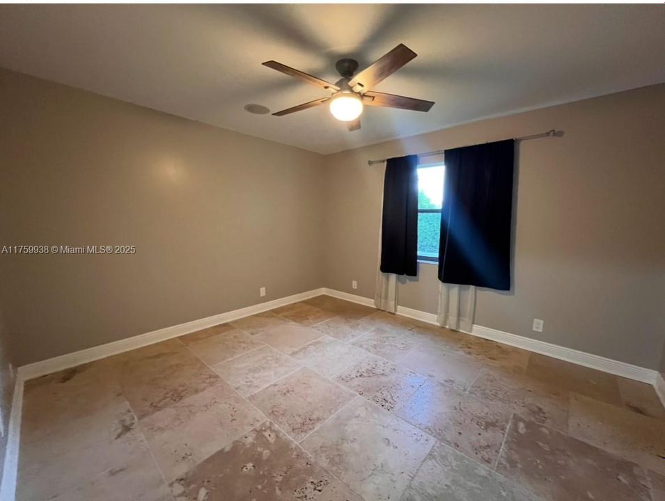 Недавно арендовано: $5,000 (4 спален, 2 ванн, 2215 Квадратных фут)