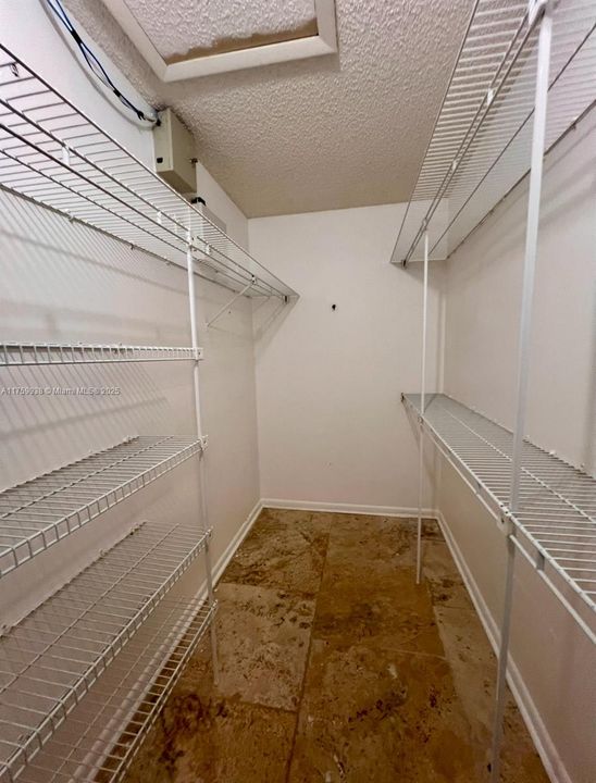 Недавно арендовано: $5,000 (4 спален, 2 ванн, 2215 Квадратных фут)