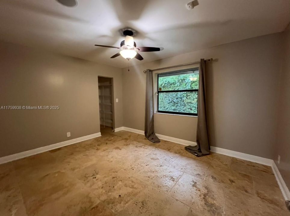 Недавно арендовано: $5,000 (4 спален, 2 ванн, 2215 Квадратных фут)