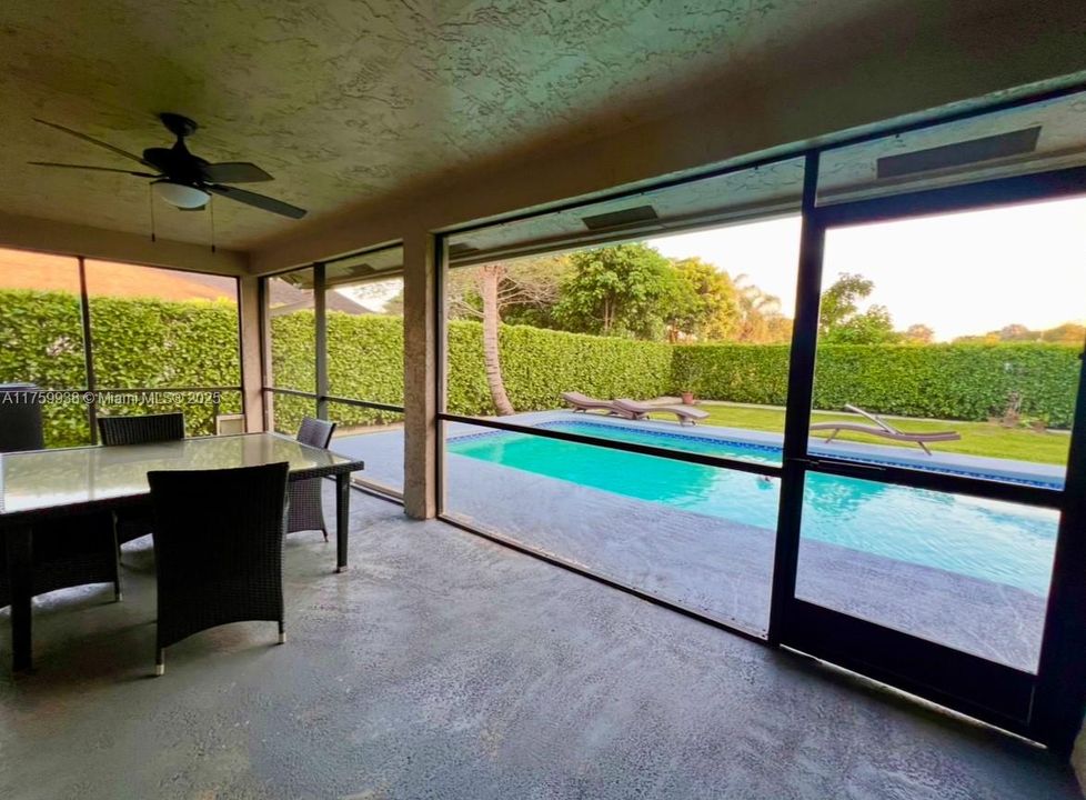 Недавно арендовано: $5,000 (4 спален, 2 ванн, 2215 Квадратных фут)