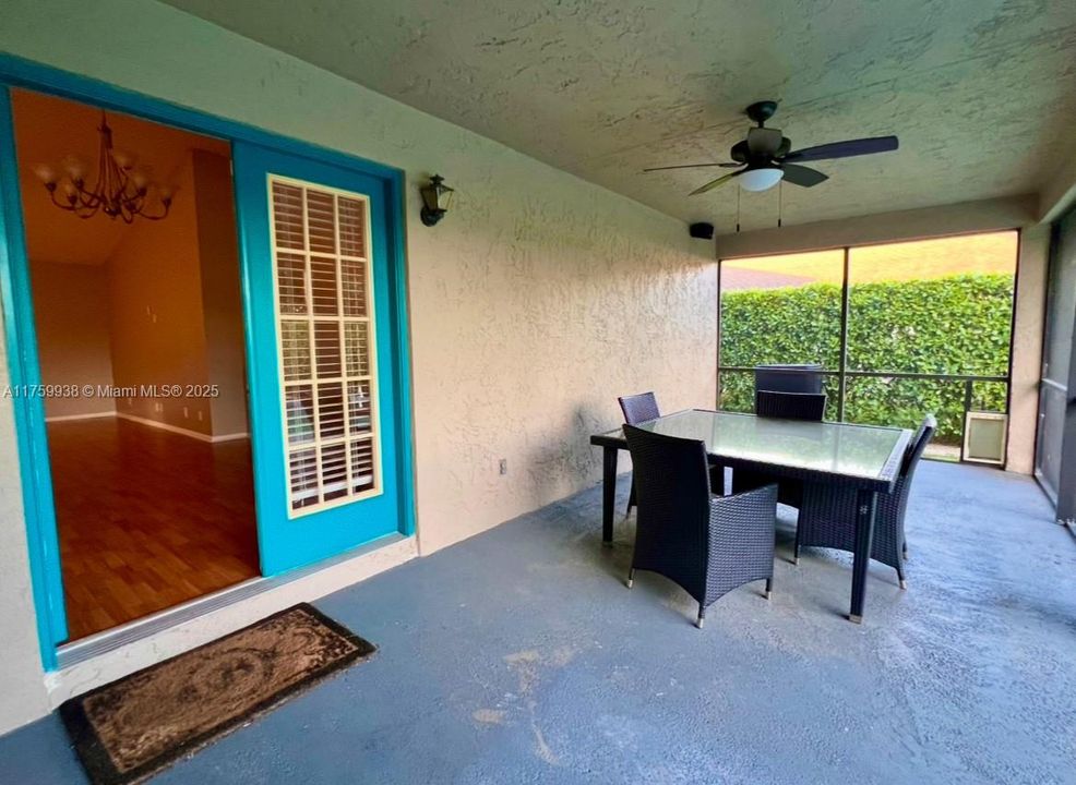 Недавно арендовано: $5,000 (4 спален, 2 ванн, 2215 Квадратных фут)