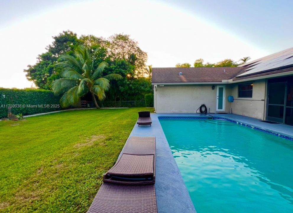 Недавно арендовано: $5,000 (4 спален, 2 ванн, 2215 Квадратных фут)