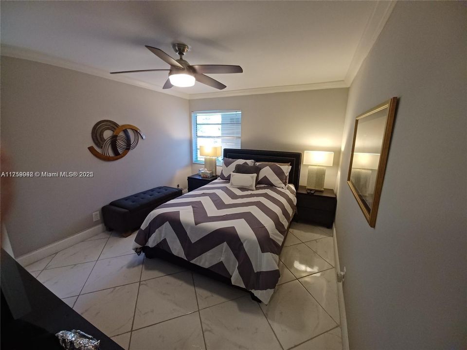 Active With Contract: $1,650 (2 beds, 2 baths, 907 Square Feet)