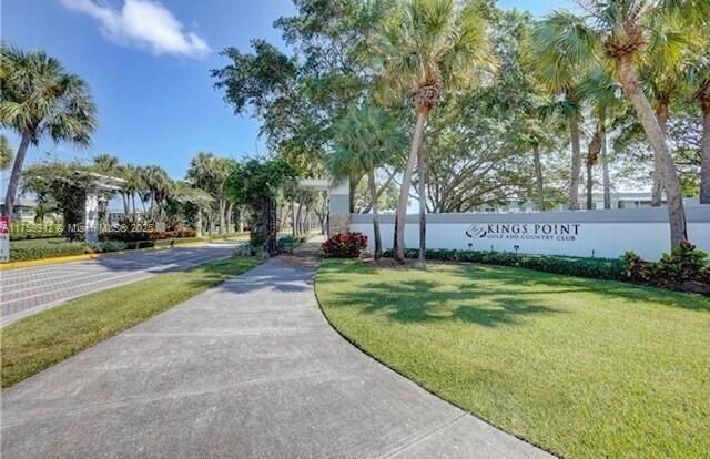 Active With Contract: $1,650 (2 beds, 2 baths, 907 Square Feet)